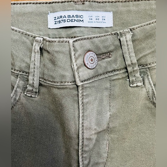 Zara olive green jeans, zipper detail. Size 2. Excellent condition - Picture 6 of 10